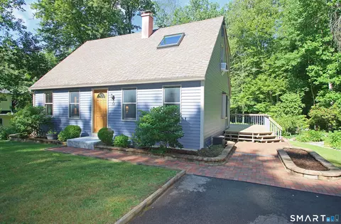 58 Lynn Rd, Ivoryton, CT 06442