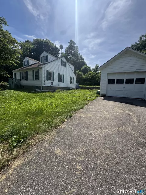 Exterior - 11 Hunt St, Norwich, CT 06360 photo 2 of 3