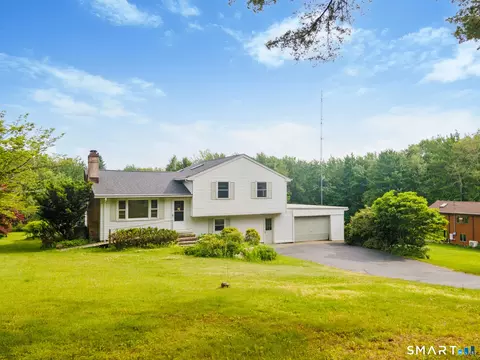 11 Polly Dan Rd, Burlington, CT 06013