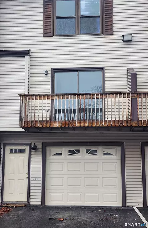 15 Crest St #C15, West Haven, CT 06516