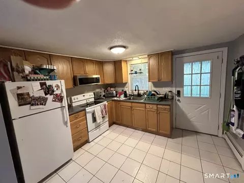 87 Edgemere Rd, Coventry, CT 06238 photo 3