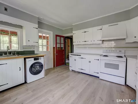 Kitchen - 100 Bolivia St, Willimantic, CT 06226 photo 6 of 8