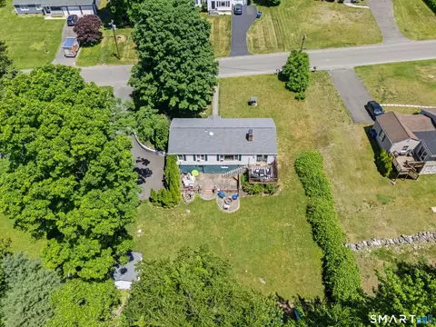 16 Westview Dr, Bethel, CT 06801