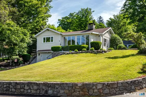 801 Candlewood Lake Rd S, New Milford, CT 06776