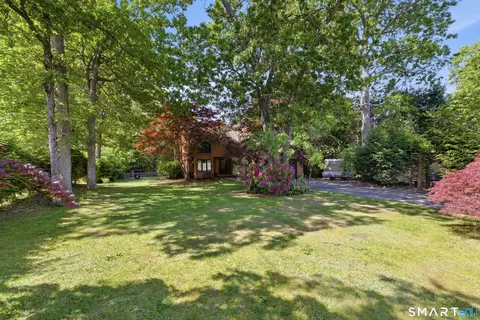 25 Vezina Dr, Killingly, CT 06239