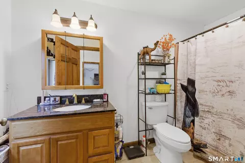 Bath - 25 Vezina Dr, Killingly, CT 06239 photo 3 of 3