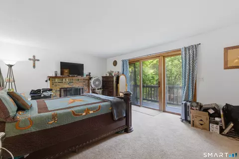 Bedroom - 25 Vezina Dr, Killingly, CT 06239 photo 3 of 6