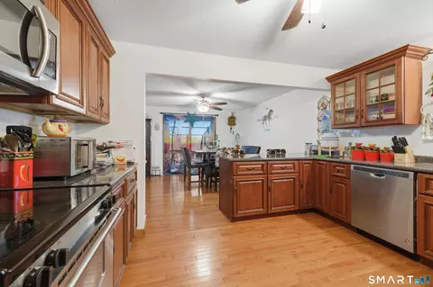 Kitchen - 25 Vezina Dr, Killingly, CT 06239 photo 2 of 3