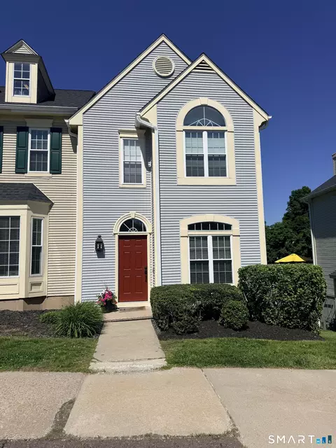 108 Cambridge Cmns #108, Middletown, CT 06457