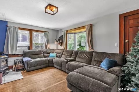 Living - 156 Brick Top Rd, Windham, CT 06280 photo 1 of 2