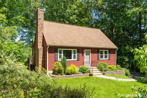 181 Wilderwood Dr, Guilford, CT 06437