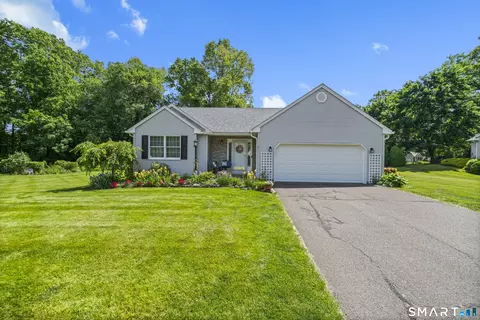 4 Woodbridge Dr #4, Enfield, CT 06082
