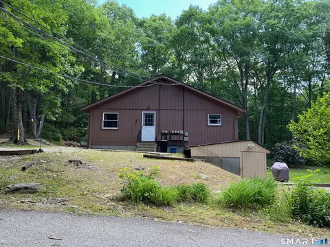Exterior - 347 Fox Rd, Putnam, CT 06260 photo 7 of 10