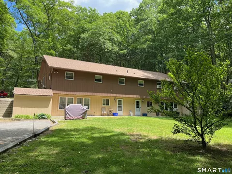 Exterior - 347 Fox Rd, Putnam, CT 06260 photo 4 of 10