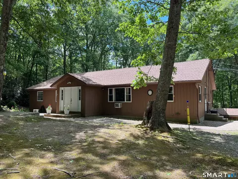 Exterior - 347 Fox Rd, Putnam, CT 06260 photo 2 of 10