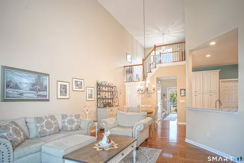 6 Lilac Ln #6, Prospect, CT 06712