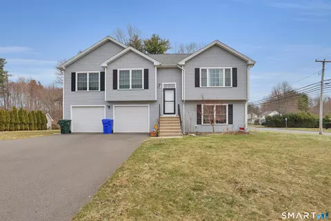 8 Callahan Ln, East Hartford, CT 06118