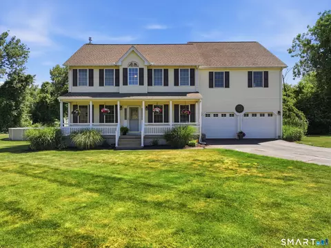 16 Sunview Dr, Broad Brook, CT 06016