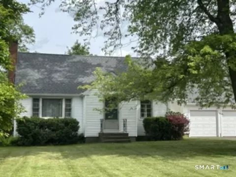 189 S Main St, East Granby, CT 06026