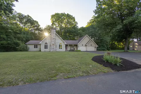 84 Luciano Dr, Southington, CT 06489