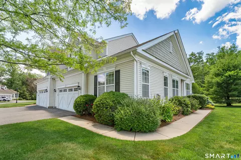 10 Ash Ln #10, Prospect, CT 06712
