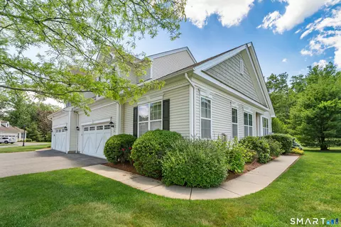 10 Ash Ln #10, Prospect, CT 06712