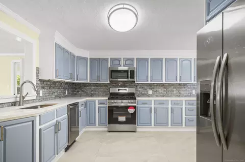 Kitchen - 20 Rosina Rd, Hamden, CT 06514 photo 2 of 3