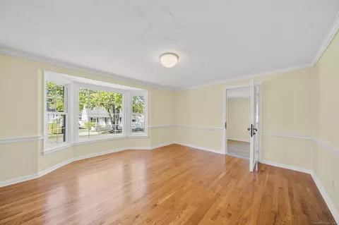 Living - 20 Rosina Rd, Hamden, CT 06514 photo 7 of 10
