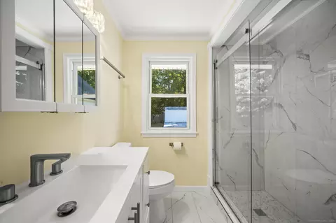 Bath - 20 Rosina Rd, Hamden, CT 06514 photo 1 of 3