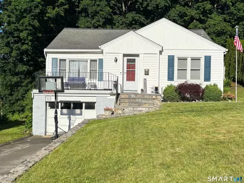 15 Farnam Hl, Bethel, CT 06801