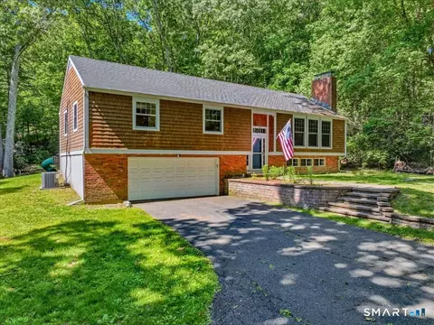 221 Duck Hole Rd, Madison, CT 06443
