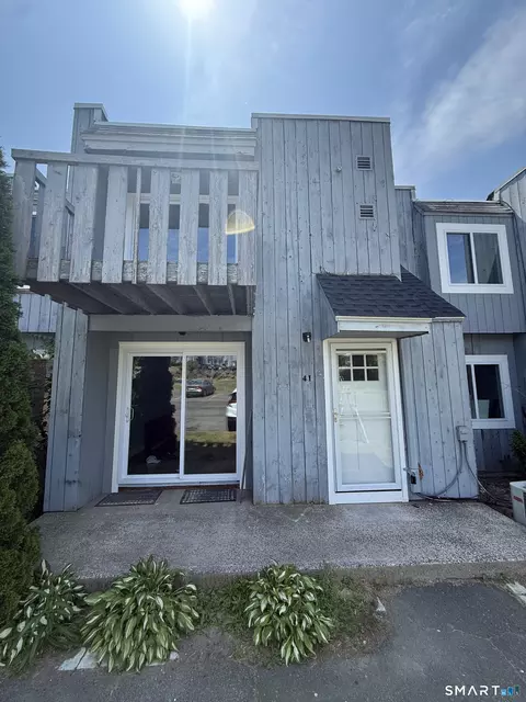 4 Birch Ln #I, East Haven, CT 06513