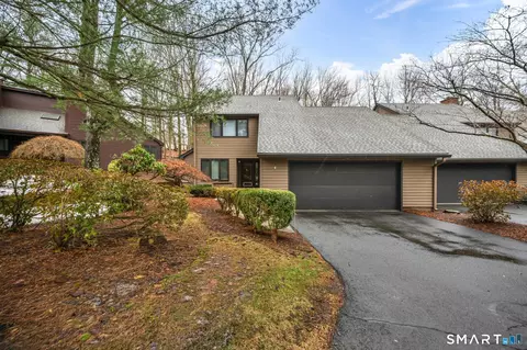 8 Ironwood Rd #8, West Hartford, CT 06117