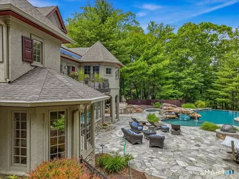 76 Sachem Head Rd, Guilford, CT 06437