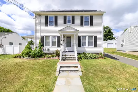 20 Laurel St, Danbury, CT 06810