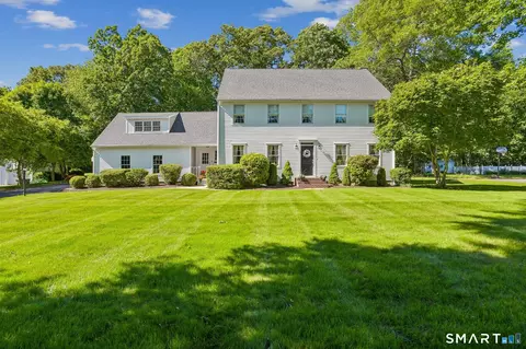 34 Spring Rock Rd, East Lyme, CT 06333