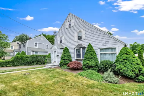 56 Parkway Dr, Stratford, CT 06614