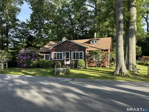 210 Deepwood Dr, Amston, CT 06231