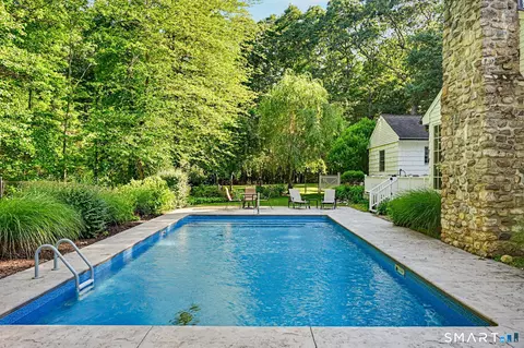 Exterior - 75 Norfield Rd, Weston, CT 06883 photo 2 of 11