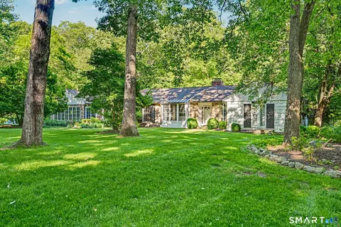 Exterior - 75 Norfield Rd, Weston, CT 06883 photo 8 of 11