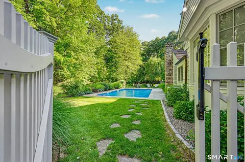 Exterior - 75 Norfield Rd, Weston, CT 06883 photo 7 of 11