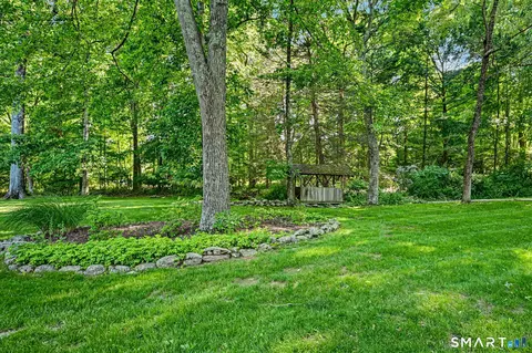 Exterior - 75 Norfield Rd, Weston, CT 06883 photo 6 of 11