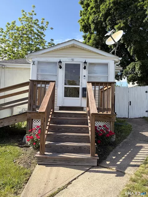 51 Dell Ave, New London, CT 06320