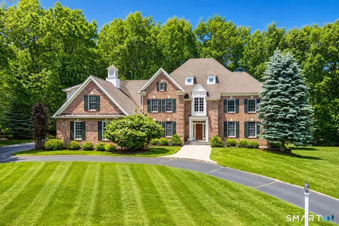 14 Scarborough Dr, Avon, CT 06001