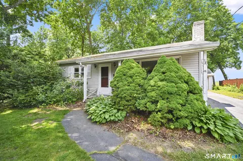 13 Briarwood Dr, Old Saybrook, CT 06475
