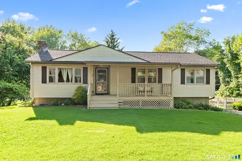 52 Caribou Dr, Norwich, CT 06360