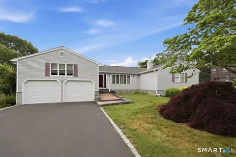 7 Dogwood Dr, Ansonia, CT 06401