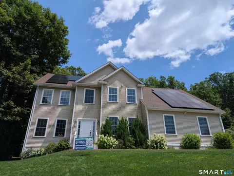 79 High Ledge Cir, Manchester, CT 06040