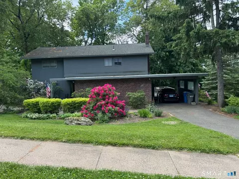 114 Richmond Dr, Manchester, CT 06042