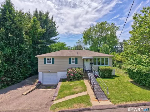 28 Vittorio St, Watertown, CT 06779